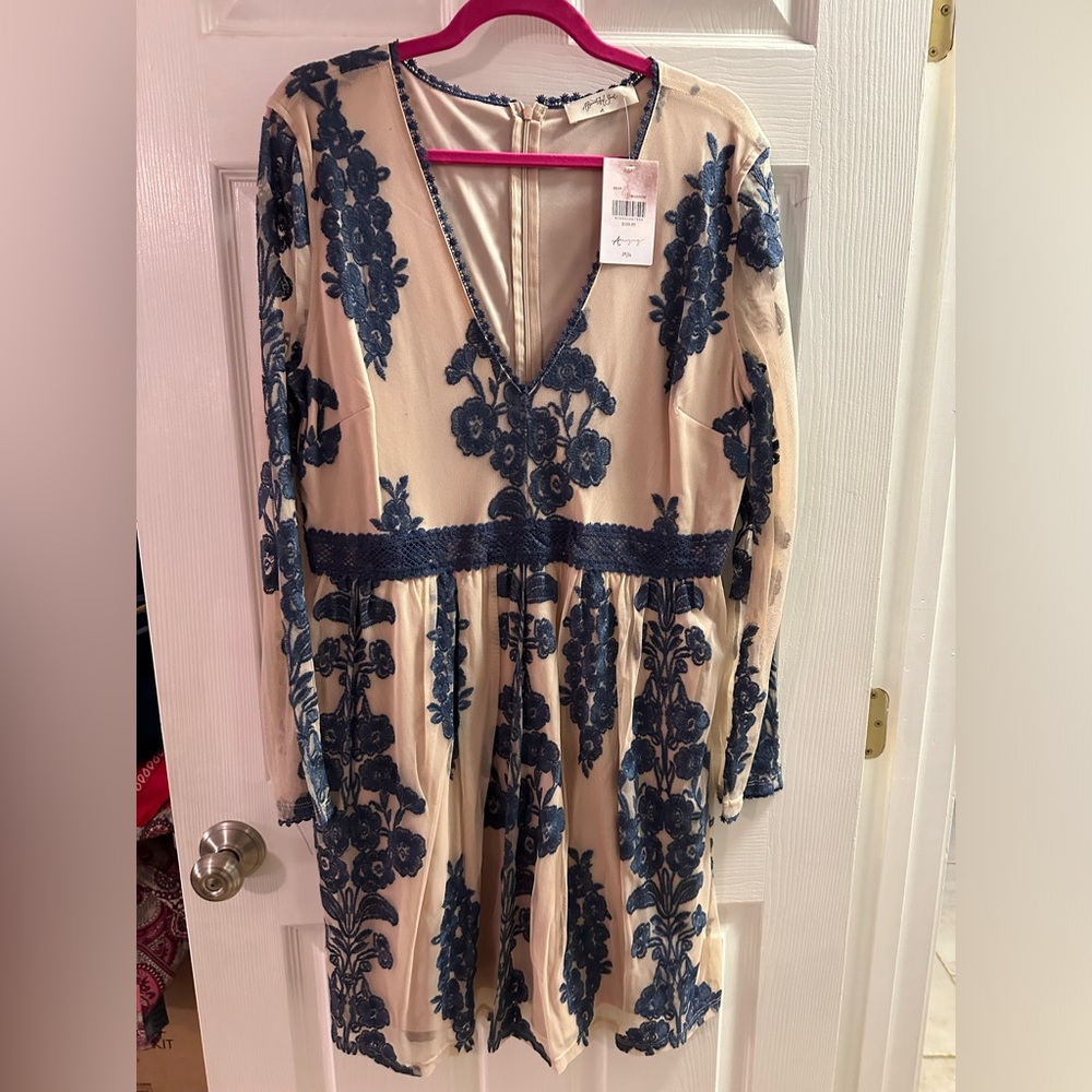 NWOT ARULA Cream Dress with Navy Blue Floral Embroidery